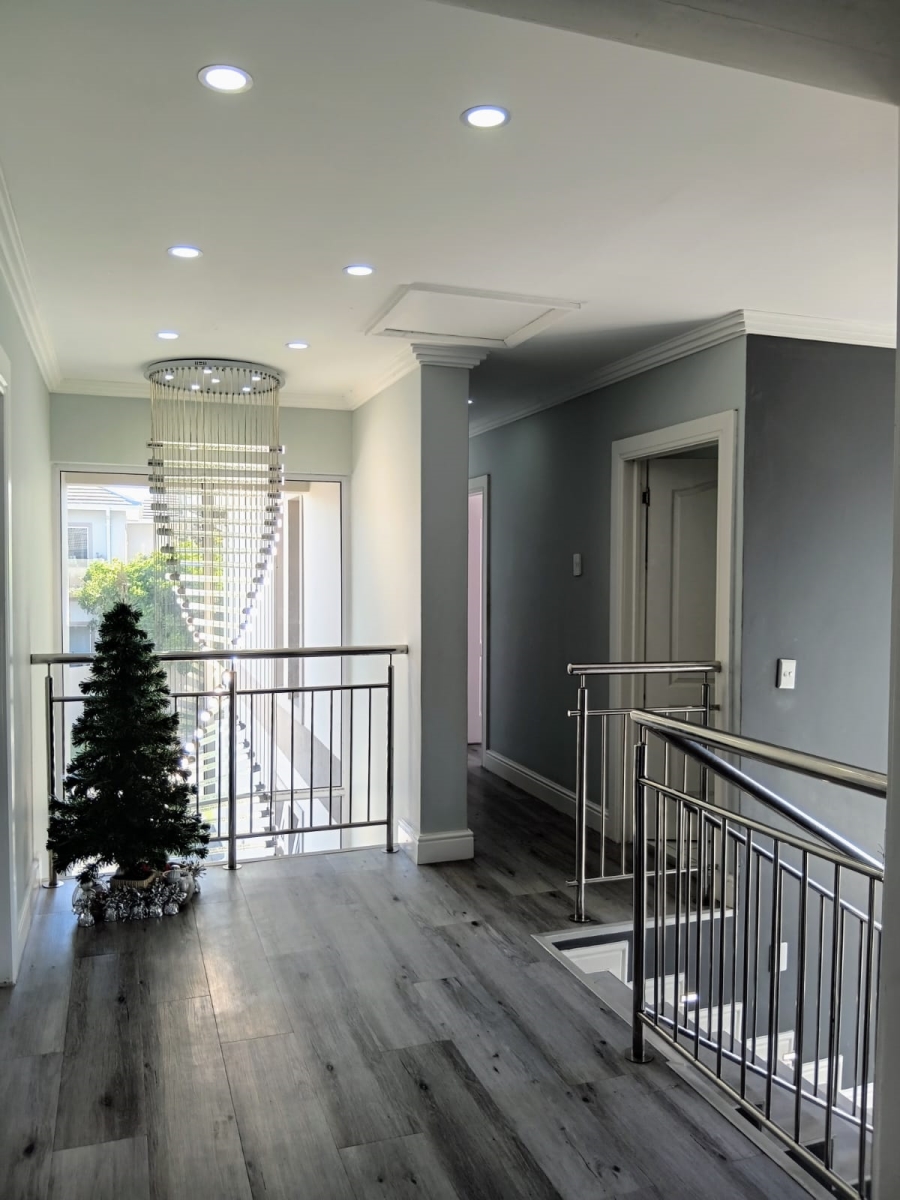 5 Bedroom Property for Sale in Beacon Bay Eastern Cape